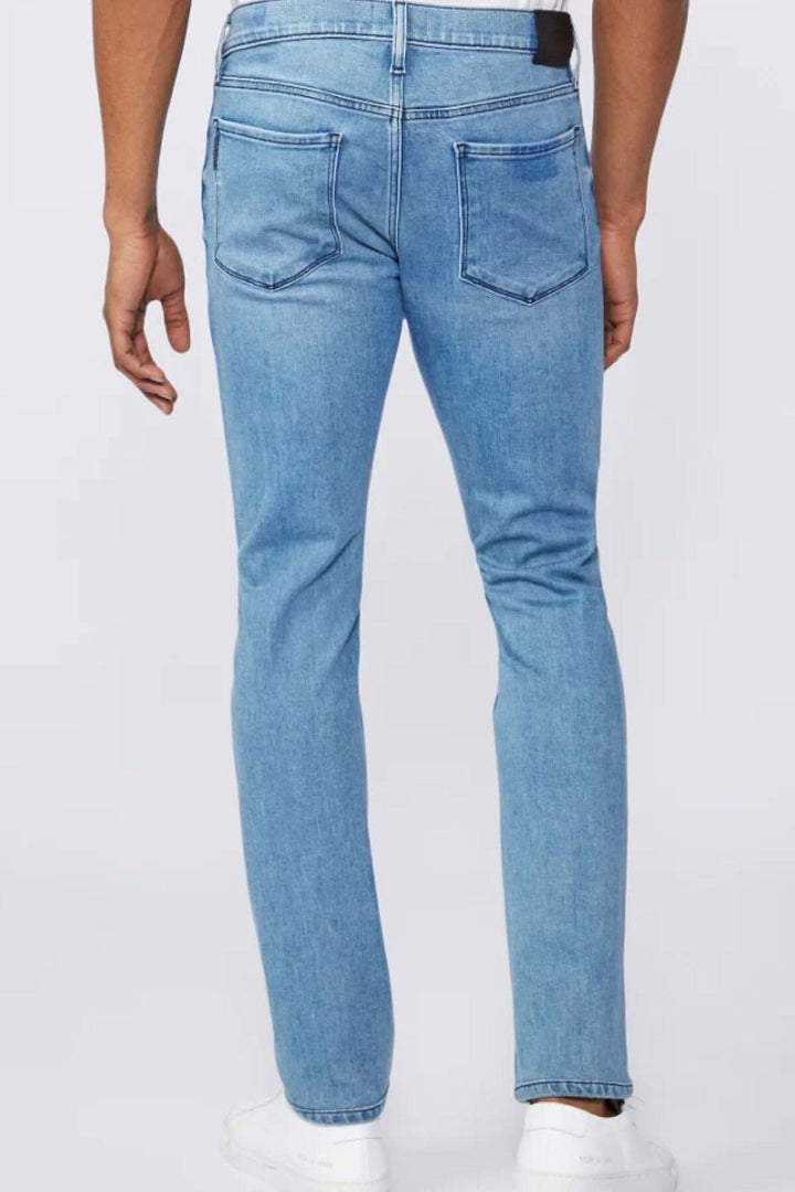 Jeans Paige Lennox Boxter, vue arrière, délavage moyen, coupe ajustée, style décontracté.