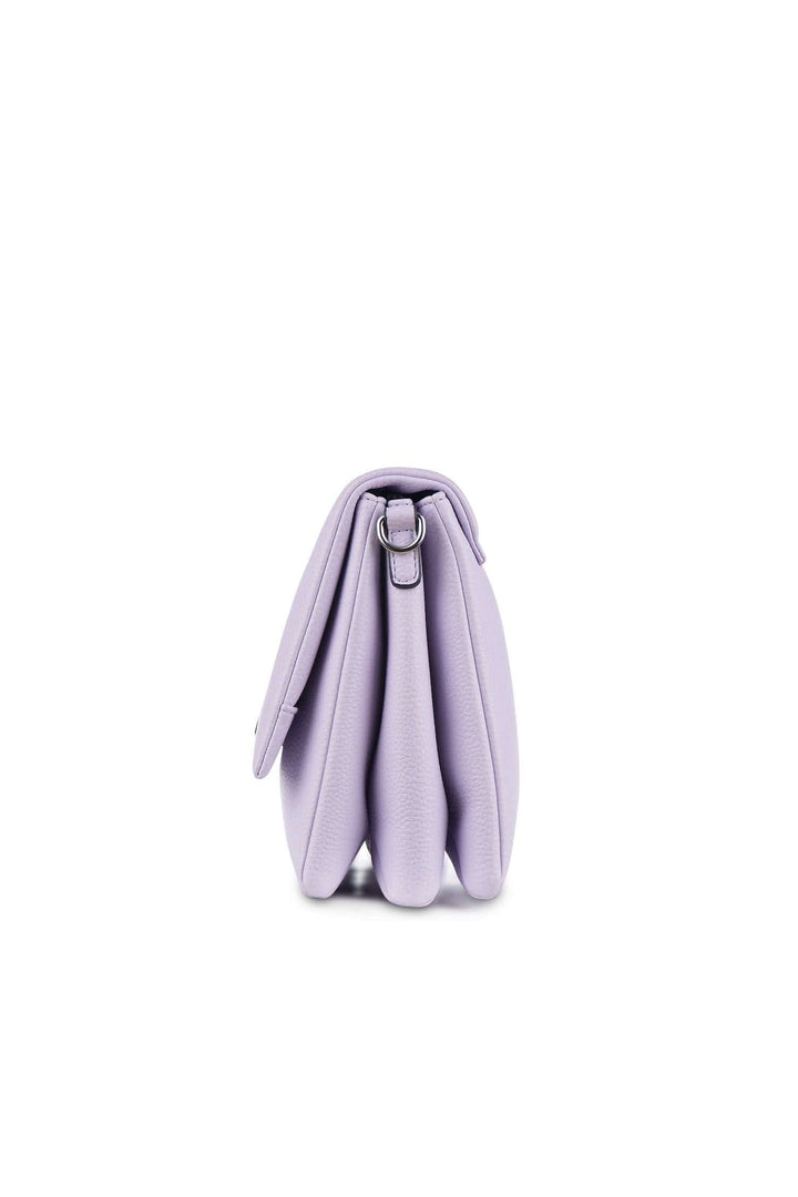 Sac à main Lilas Valeria avec design plié et lanière élégante pour un style moderne et pratique.