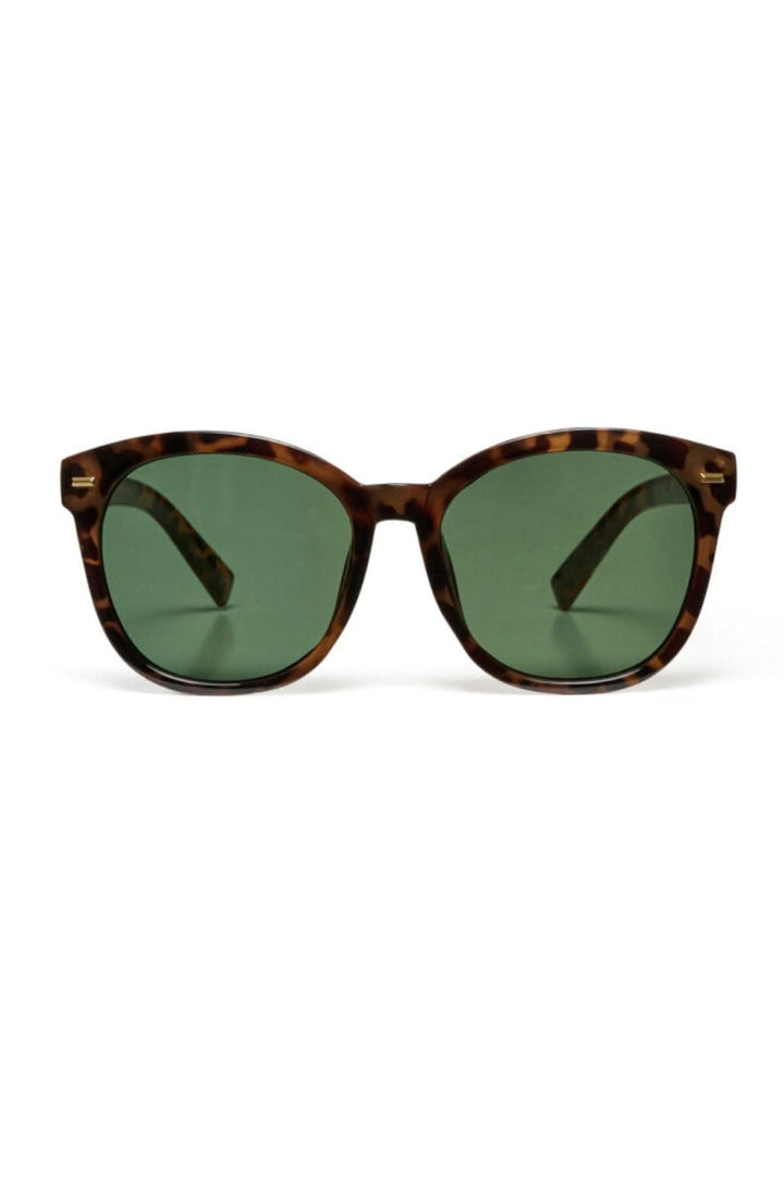 Lunette de soleil Narian avec monture écaille et verres verts, modèle tendance et essentiel pour l&