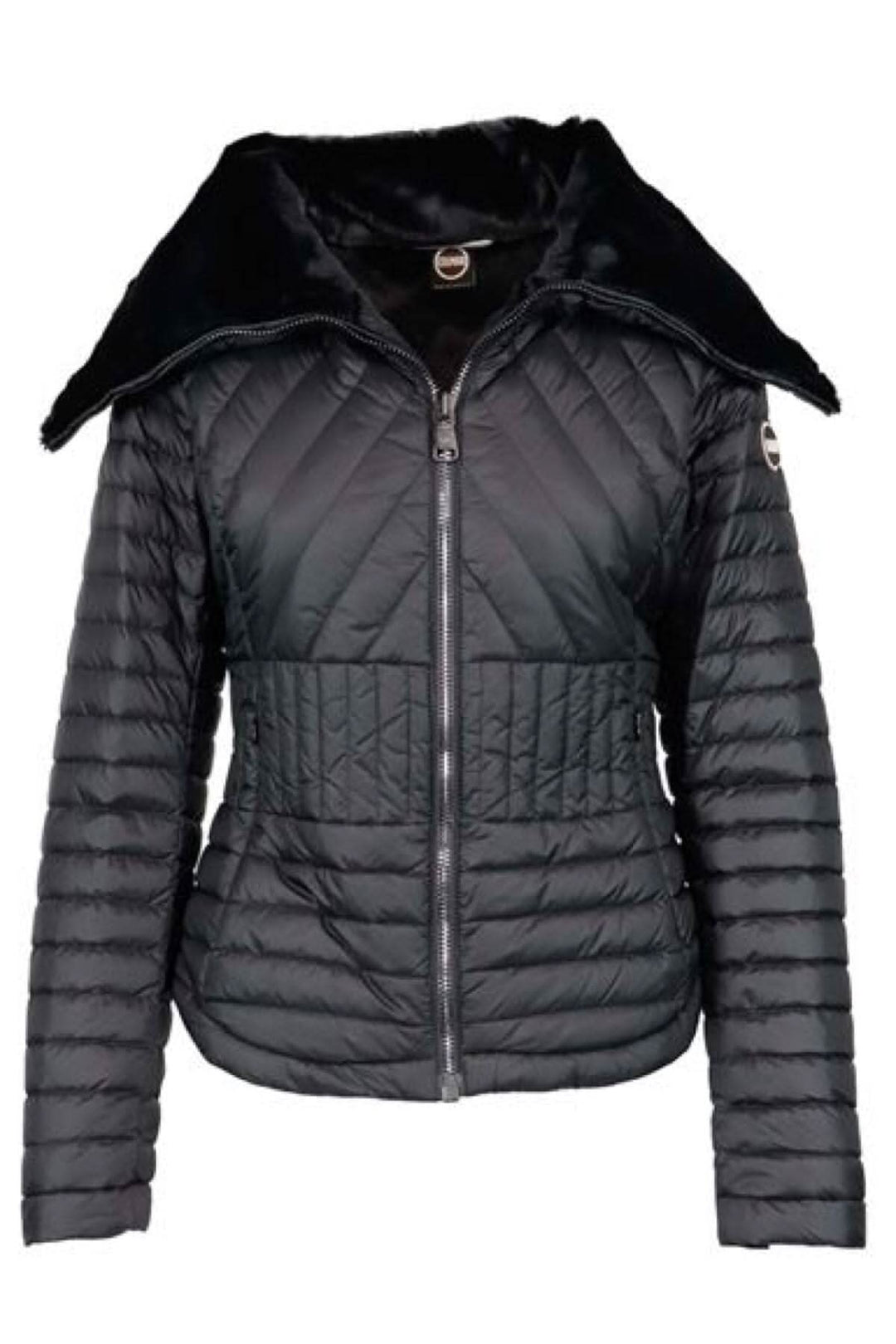 Manteau noir matelassé COLMAR avec col montant et doublure en fausse fourrure, forme féminine.