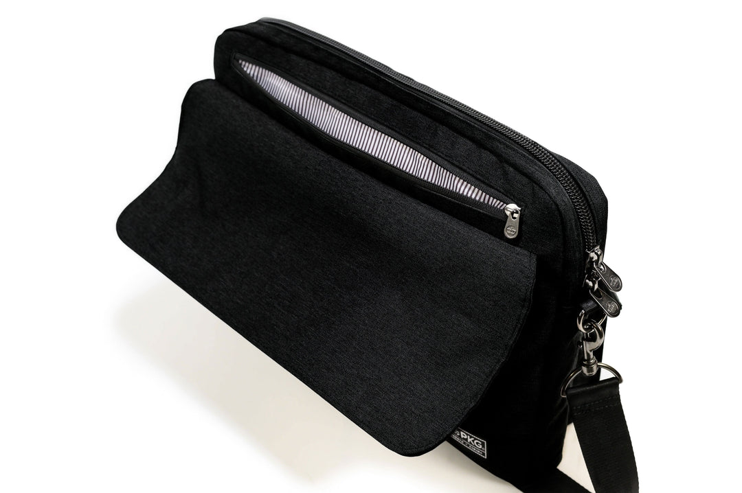 Sac messager PKG Richmond 10L avec rabat magnétique et poche pour ordinateur portable.