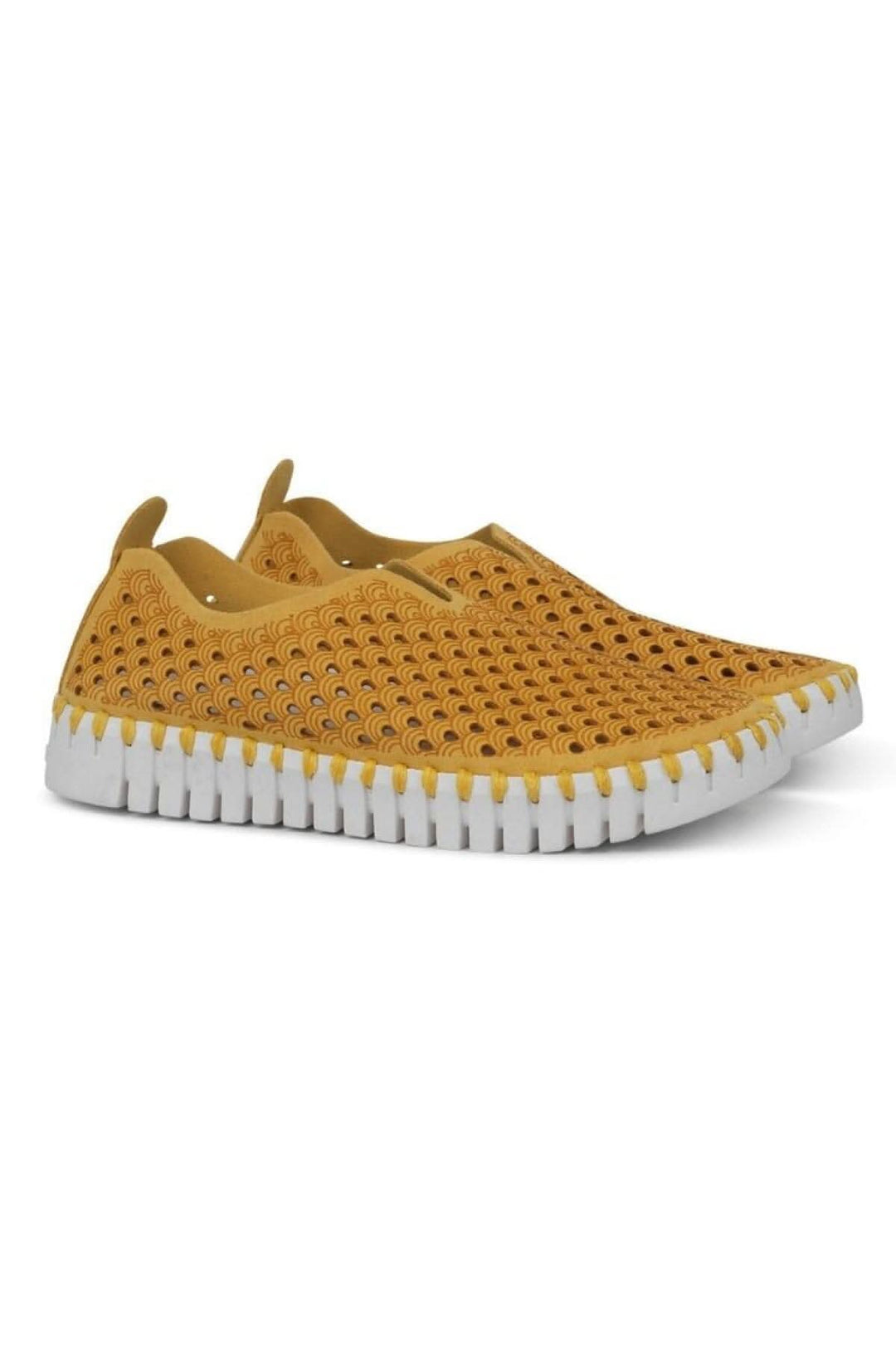 Mocassins légers en microfibre recyclée de couleur jaune avec semelle blanche, idéal pour un confort quotidien.