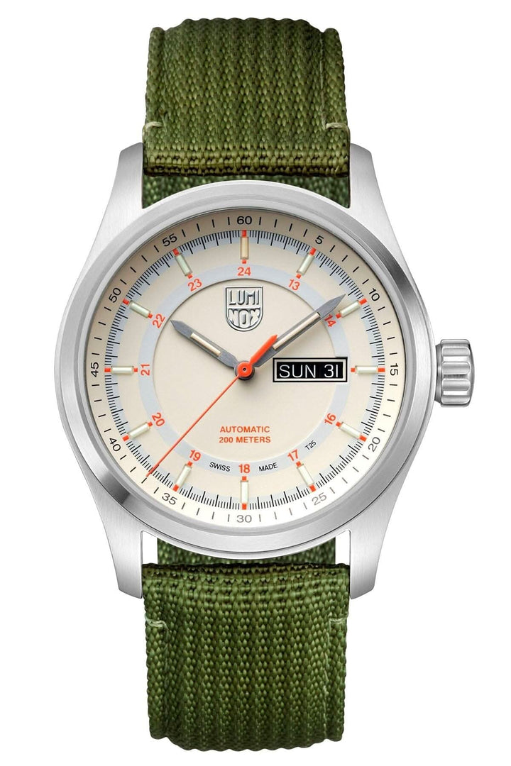 Montre Atacama Field Automatic 1907.NF avec bracelet en tissu vert, résistance à l'eau de 200 mètres.