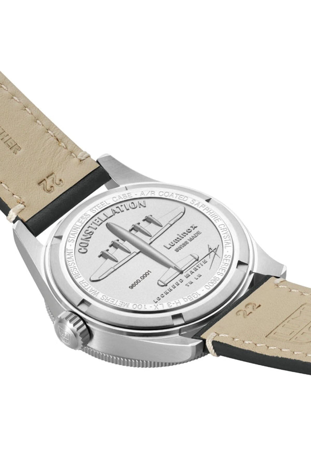 Fond de la montre Montre Constellation 9601 avec bracelet en cuir et détail de la gravure.