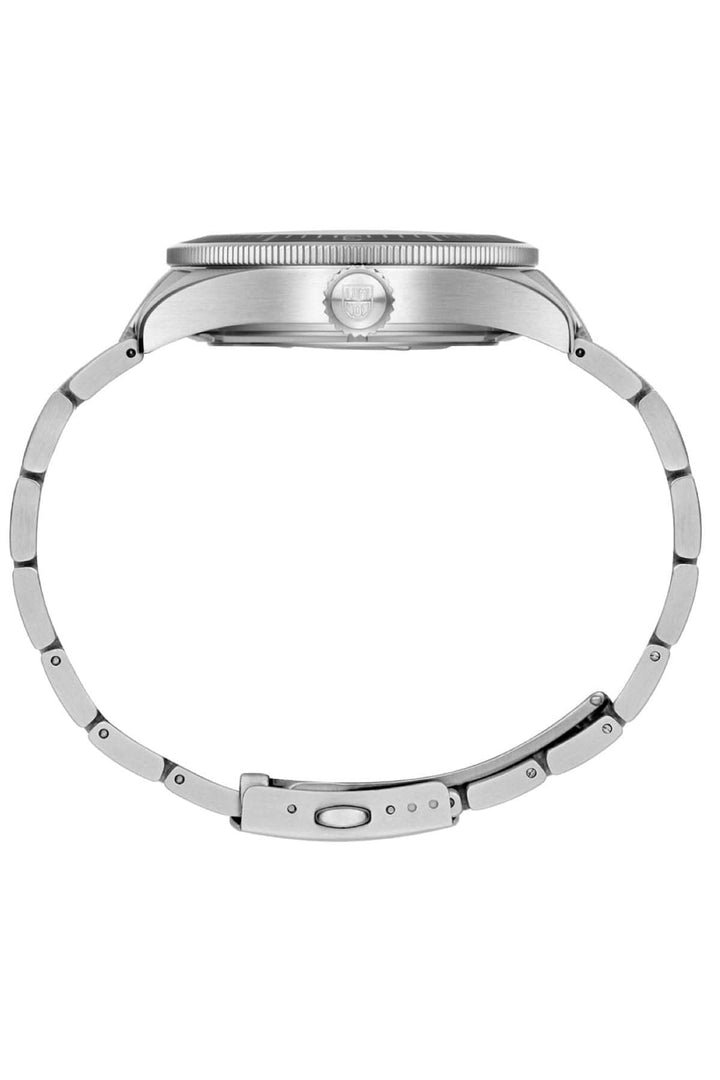 Cadran de la montre Constellation 9601.M avec bracelet en acier, vue latérale présentant le design élégant.