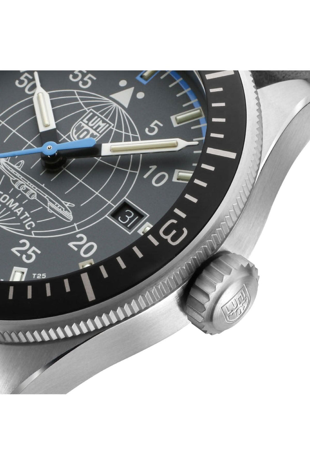 Montre Constellation 9602, cadran gris de 42 mm, verre saphir et couronne signature Luminox.