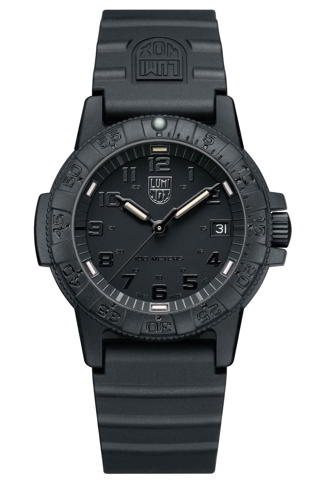 Montre Luminox Leatherback Sea Turtle 39mm, cadran noir, bracelet en silicone, étanchéité 100 mètres.