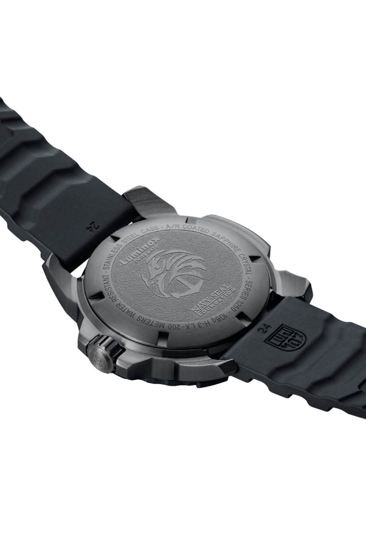 Montre Navy Seal 3251.CBNSF.SET avec boîtier en acier et bracelet en caoutchouc, vue arrière.