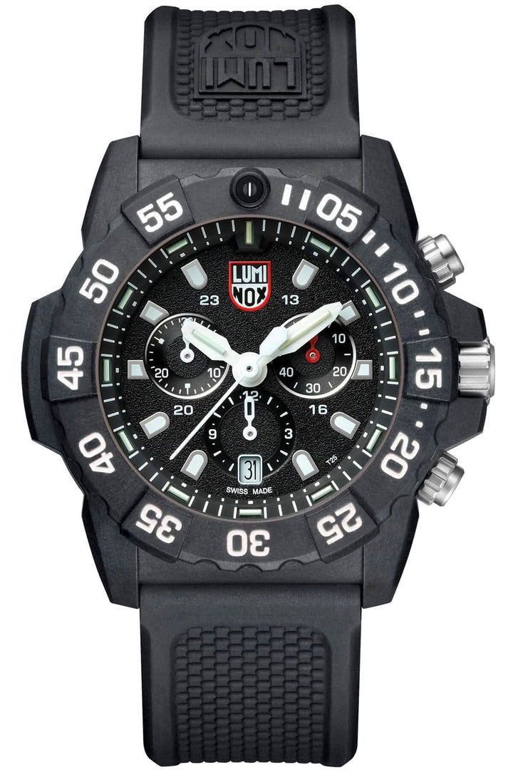 Montre chronographe Luminox Navy SEAL 3581, étanche jusqu'à 200 mètres, noir avec cadran clair, résistant et durable.