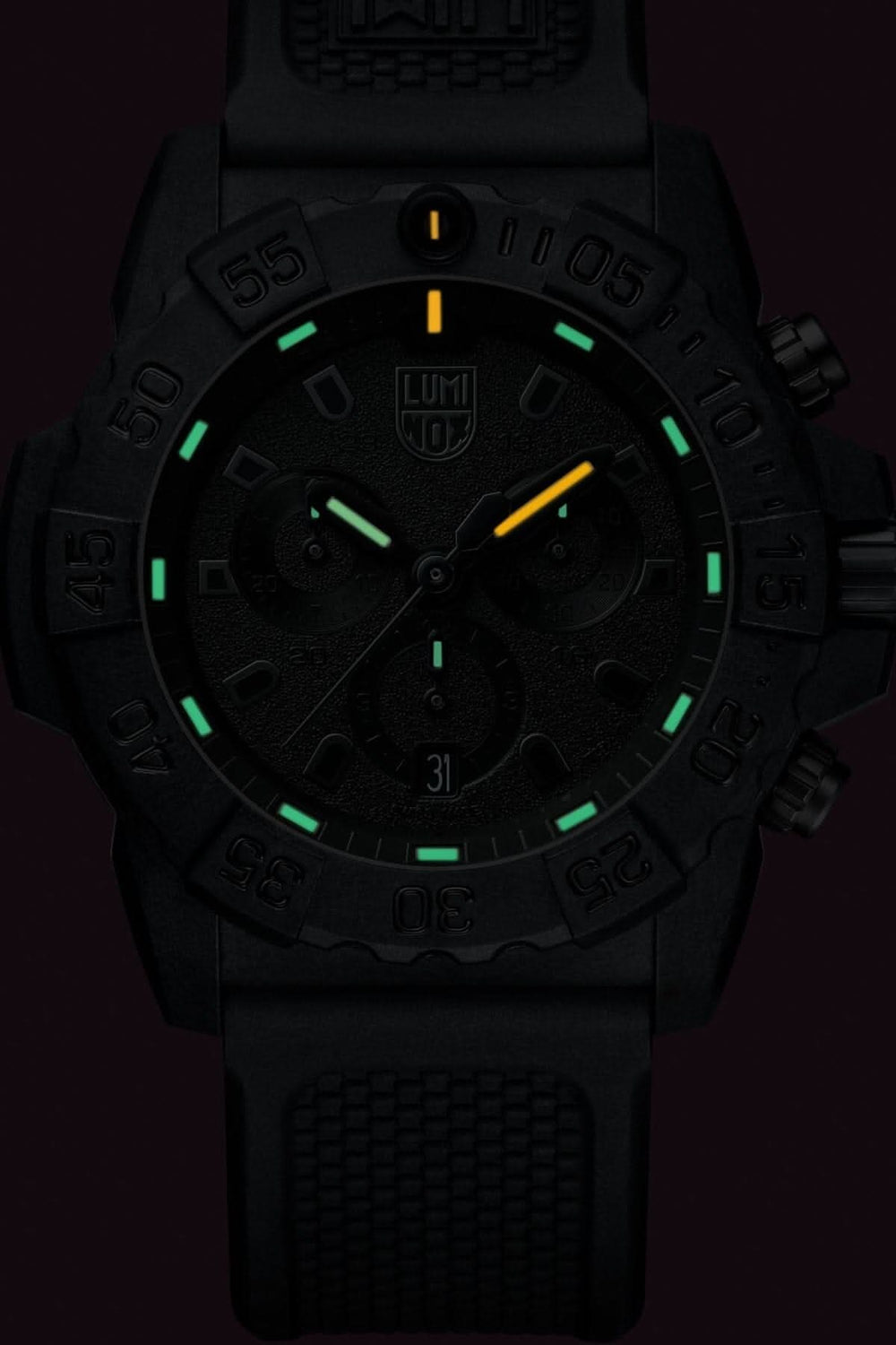 Montre chronographe Luminox Navy SEAL 3581.BO en noir avec détails luminescents et bracelet en PU.