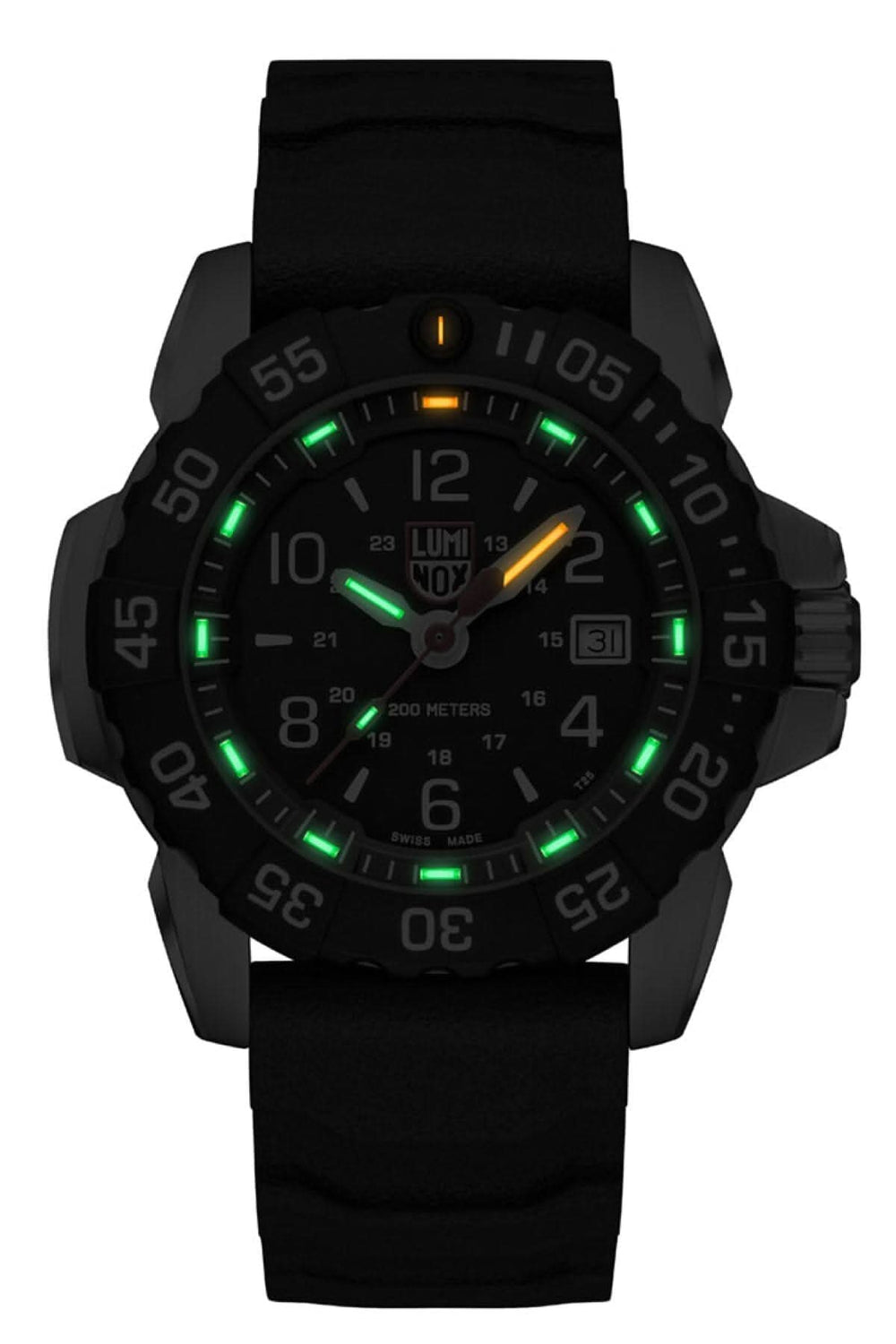 Montre Luminox Navy Seal Steel 3251.CB, boîtier noir, affichage lumineux, mouvement Ronda, étanche jusqu'à 200 mètres.
