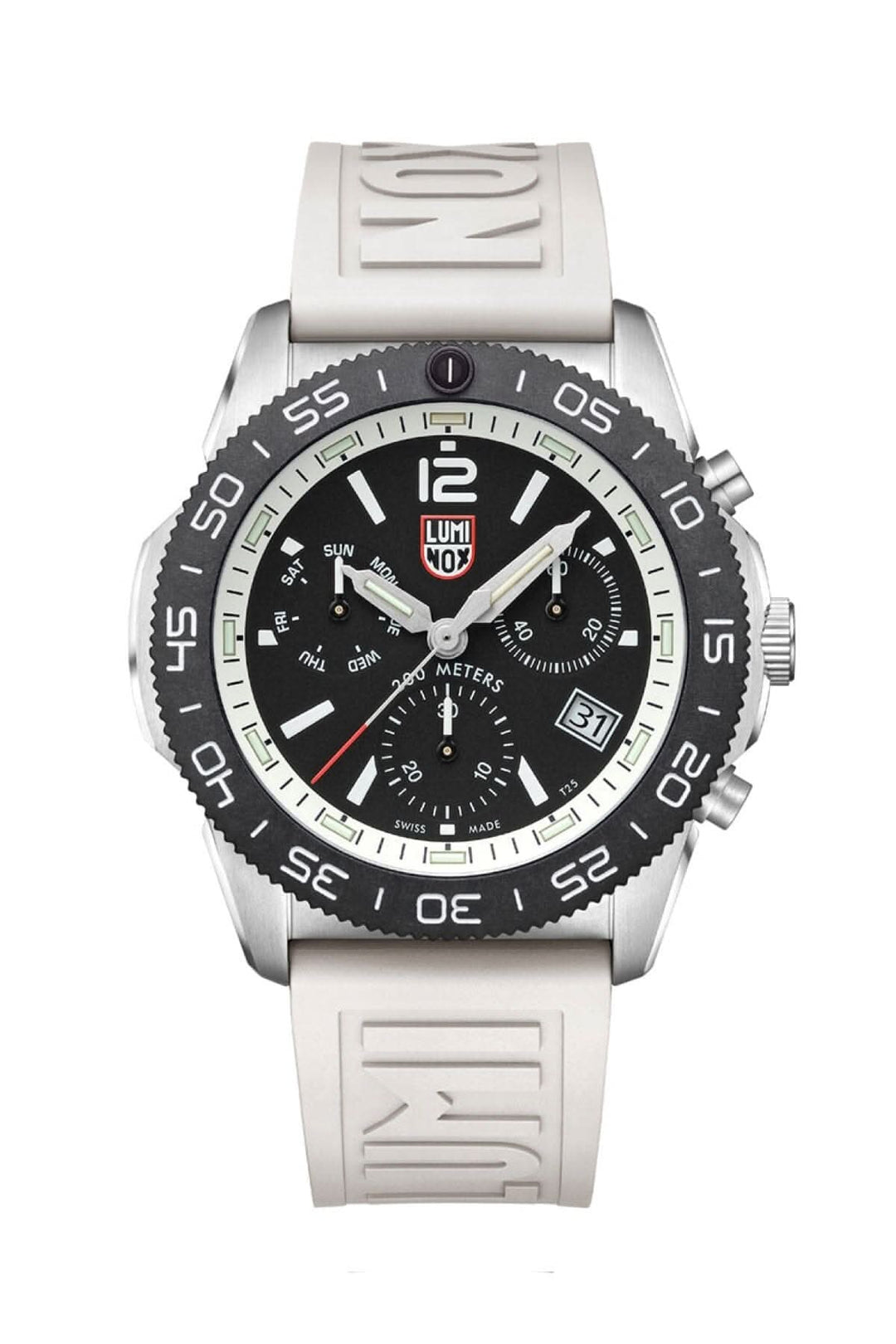 Montre Luminox Pacific Diver 3141, boîtier inox et lunette CARBONOX, bracelet en caoutchouc, design élégant et sportif.