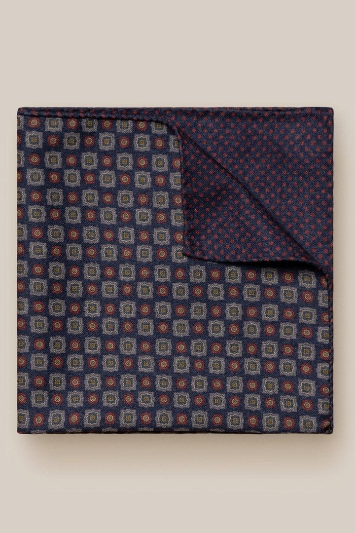 Mouchoir de poche à motifs classique, en pure laine, coloris marine, dimensions 33 x 33 cm.
