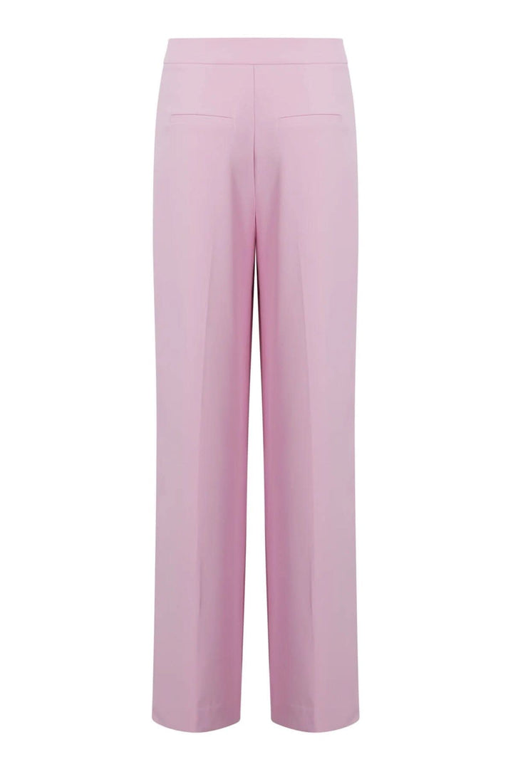 Pantalon Alba rose à jambes larges, bouton caché et fermeture à glissière, deux poches arrière.