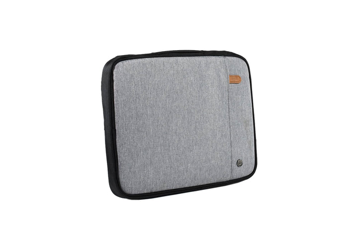 Pochette pour ordinateur portable PKG Stuff, en tissu gris, résistante aux intempéries, rangement pour accessoires.
