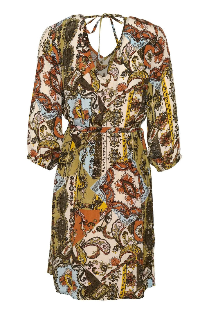 Robe Melody bohémienne imprimée avec manches 3/4 et cordon ajustable à la taille.