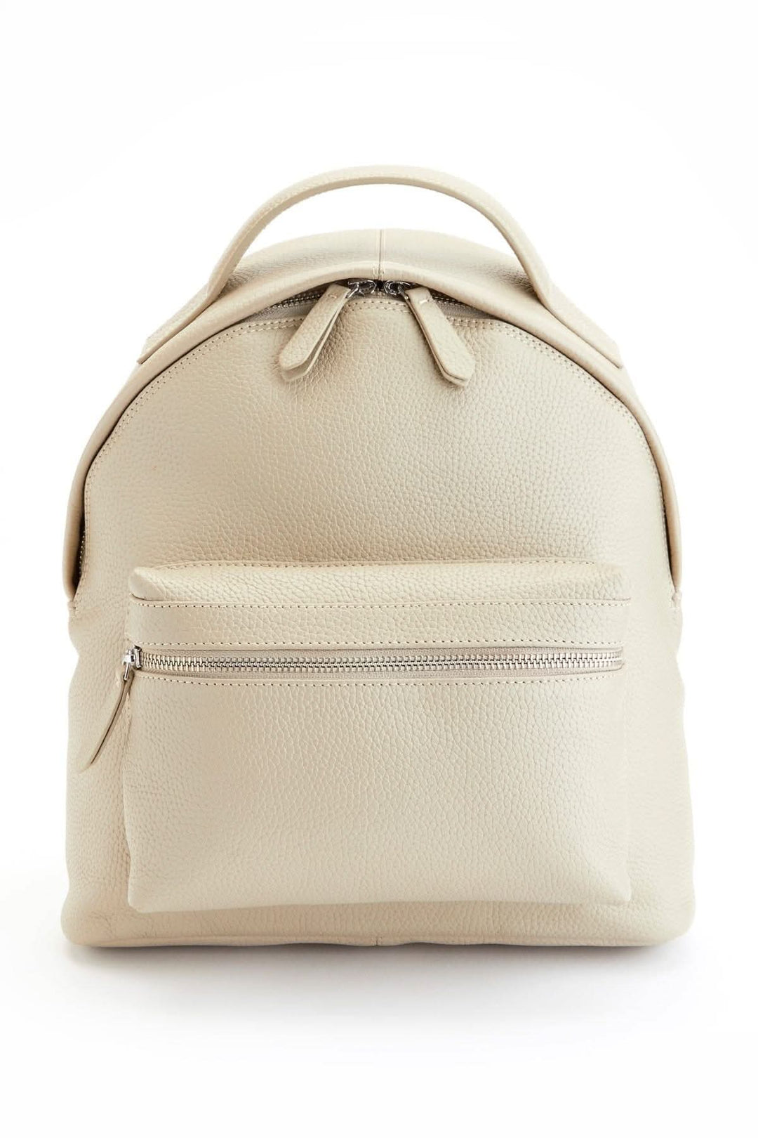 Sac à dos de voyage compact en cuir grain de galet avec compartiment avant zippé.