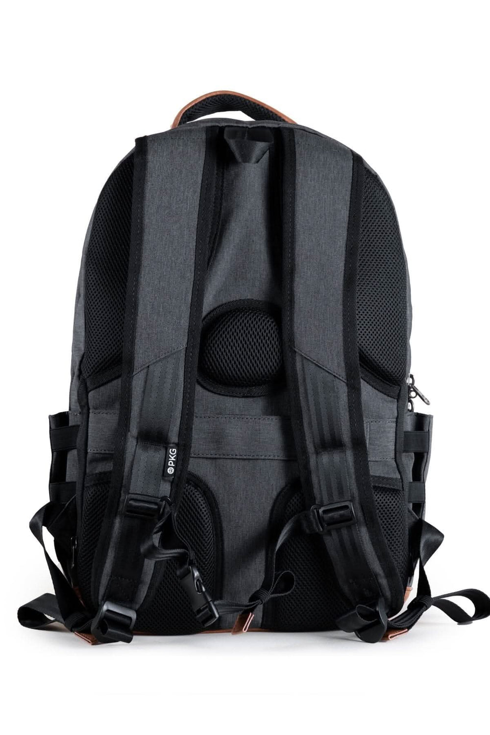 Sac à dos noir avec bretelles rembourrées et bandoulière réglable, parfait pour le transport d'équipement.