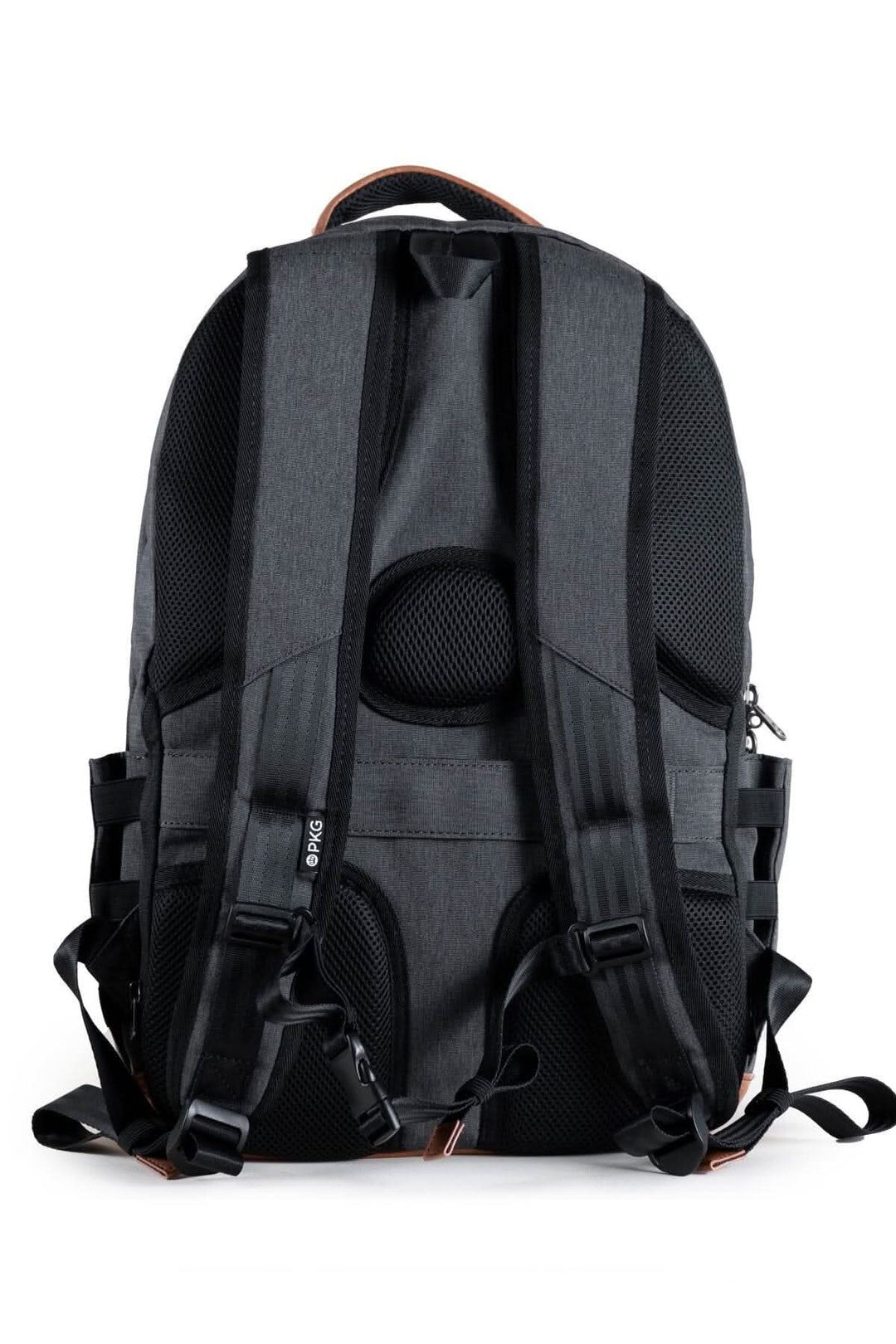 Sac à dos noir avec bretelles rembourrées et bandoulière réglable, parfait pour le transport d'équipement.