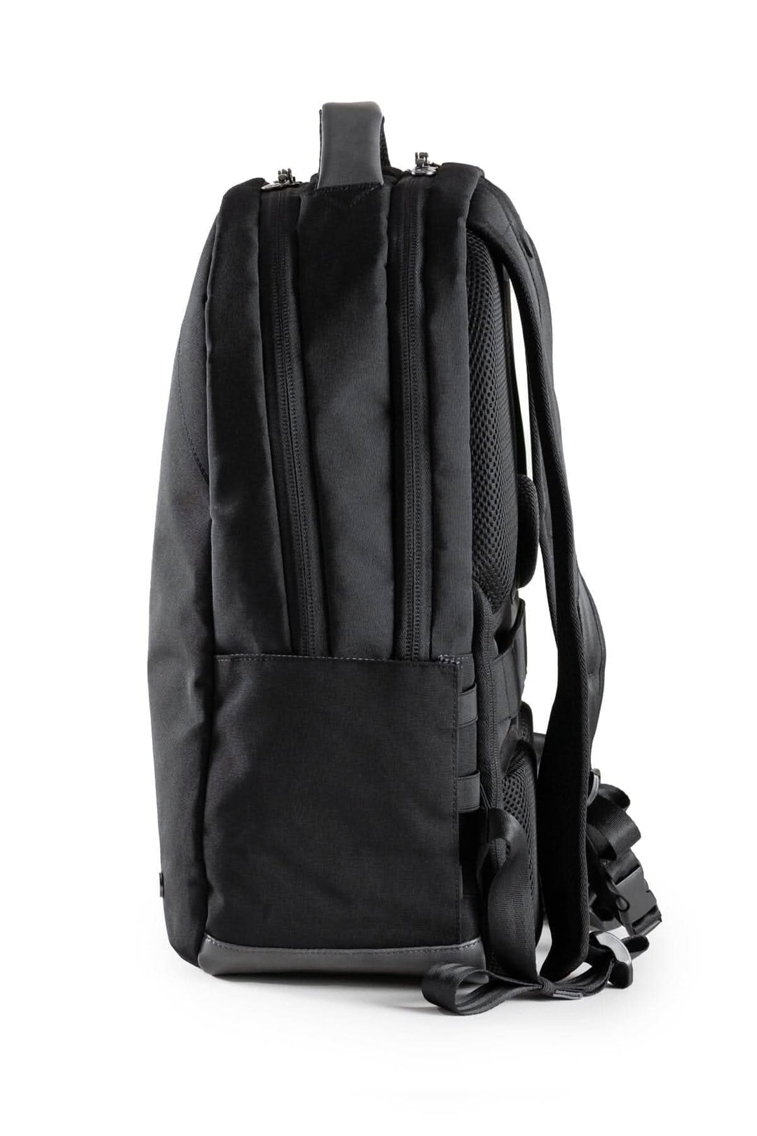 Sac à dos noir Durham Outpost 30L, fait de polyester recyclé et résistant aux intempéries.