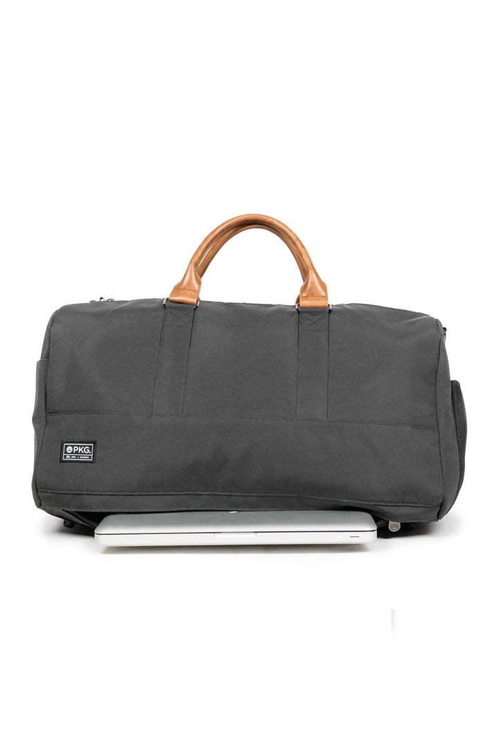 Sac de sport PKG Bishop 42L en polyester recyclé, avec poignées en cuir, idéal pour le sport et les voyages.