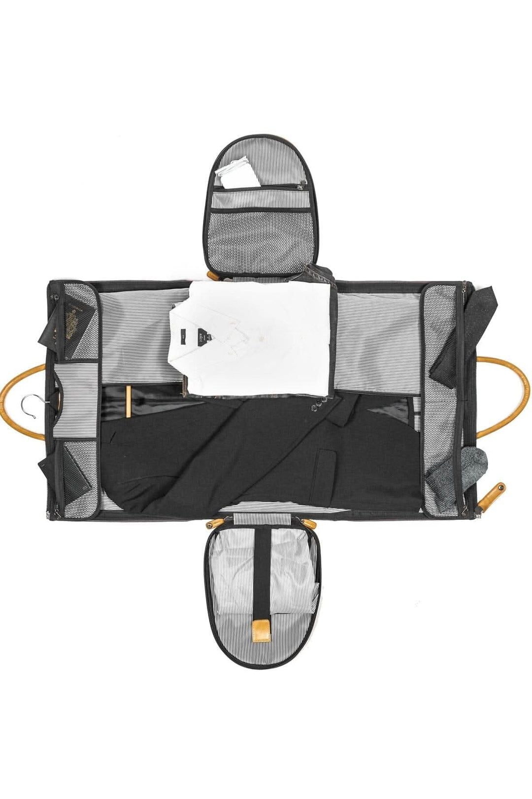 Intérieur du sac de sport recyclé PKG Rosedale 41L avec plusieurs compartiments et rangement pour vêtements.