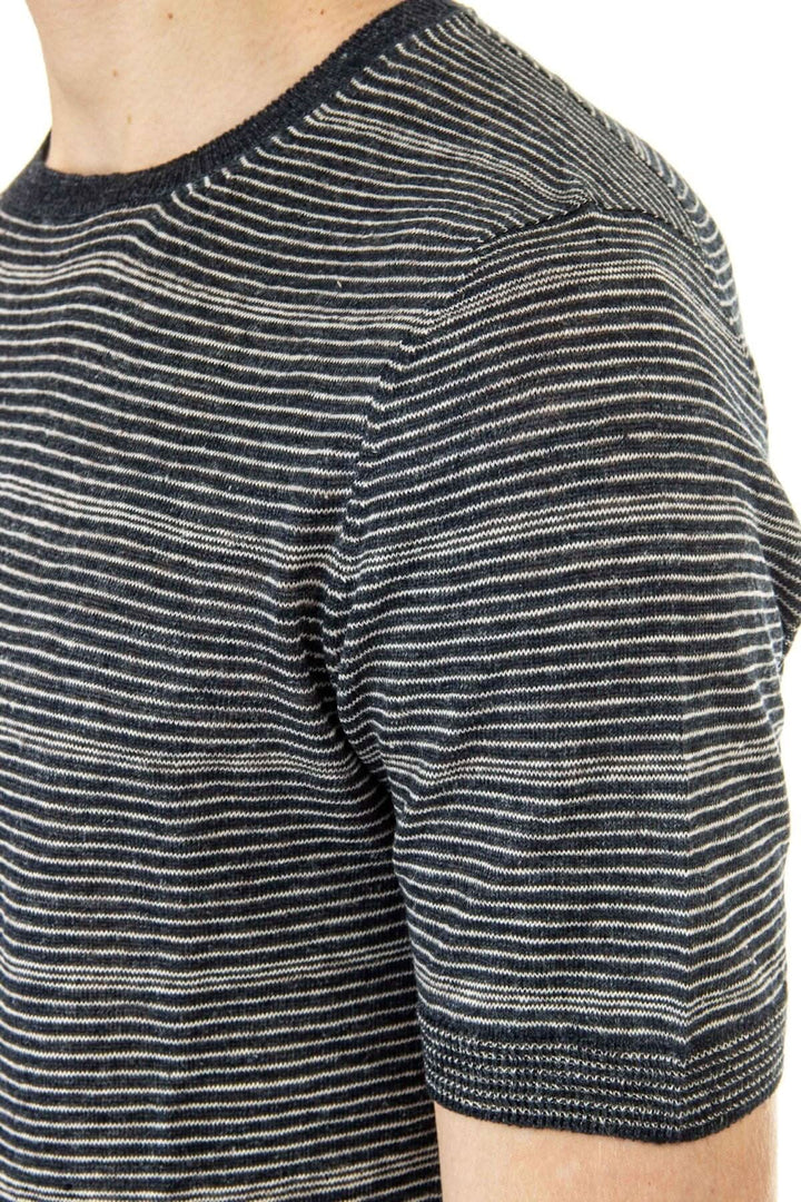 T-shirt à rayures noir et blanc, col rond et manches courtes, coupe slim, parfait pour le quotidien.