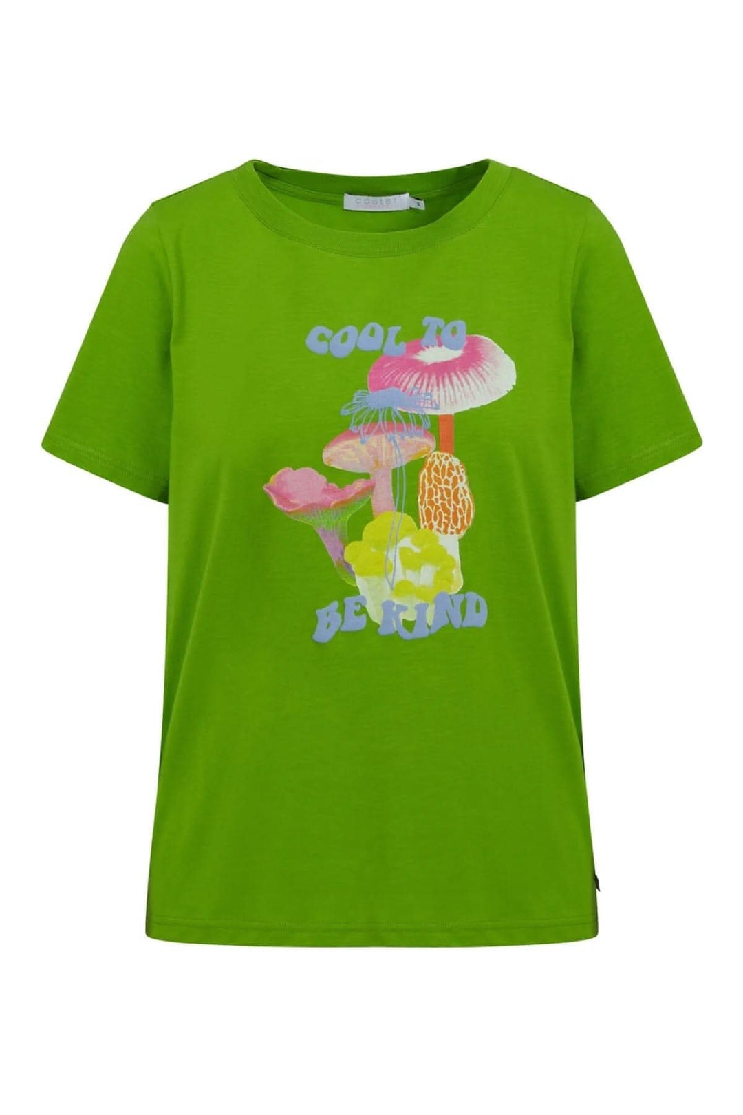 T-shirt vert avec imprimé de champignons colorés et inscription 'COOL TO BE KIND', manches courtes.