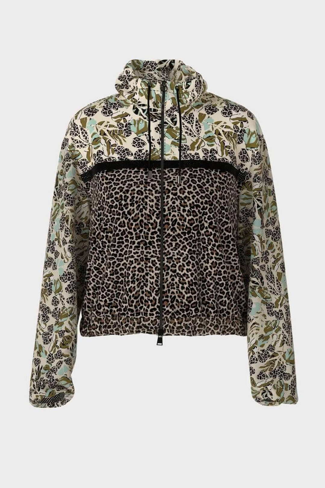Veste féminine à motifs patchwork, zippée avec col montant et poches latérales, élégance sportive.